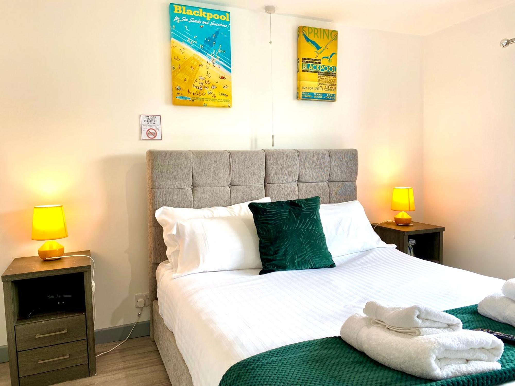 Kennedy House By Blackpool Service Apartments Bagian luar foto