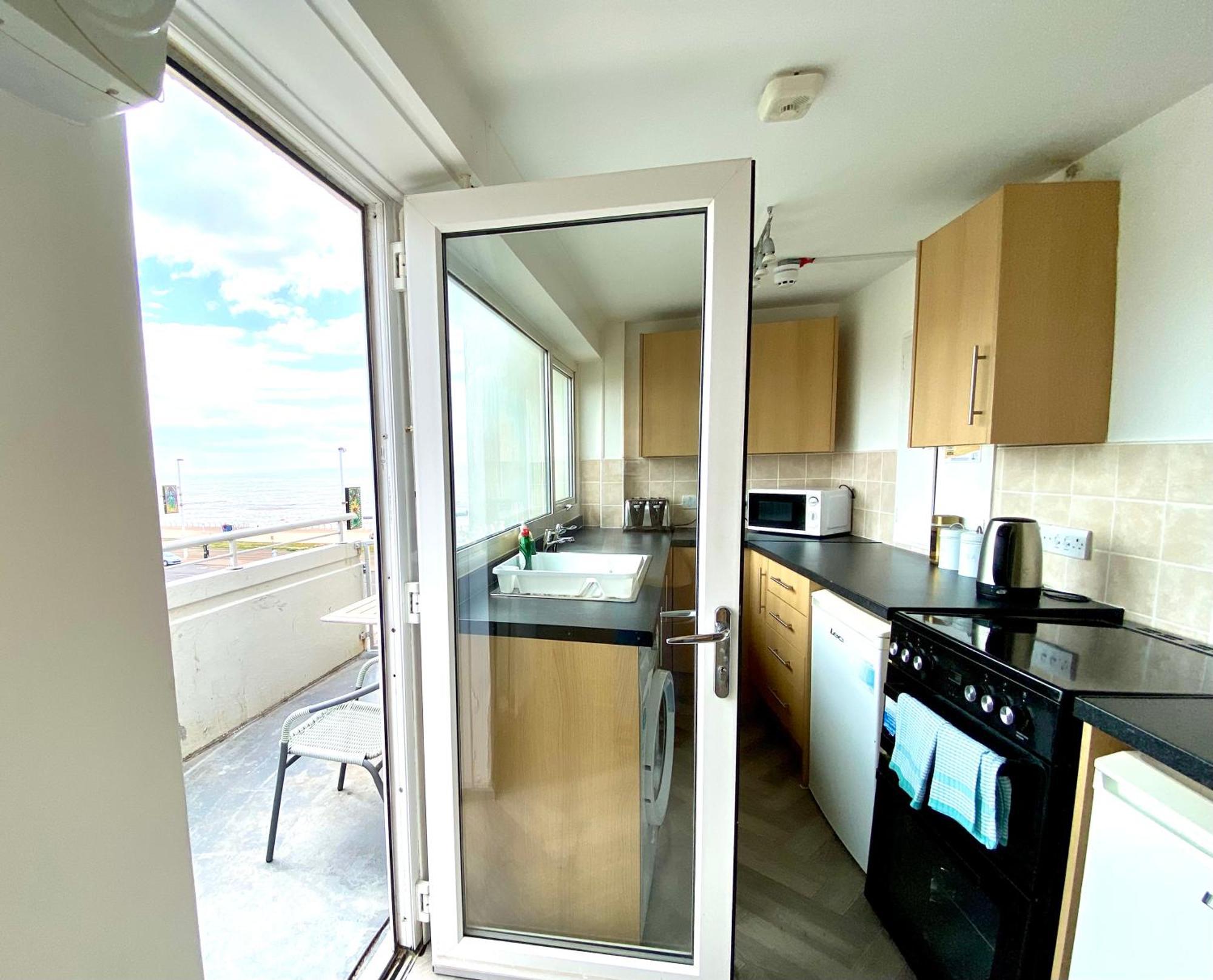Kennedy House By Blackpool Service Apartments Bagian luar foto