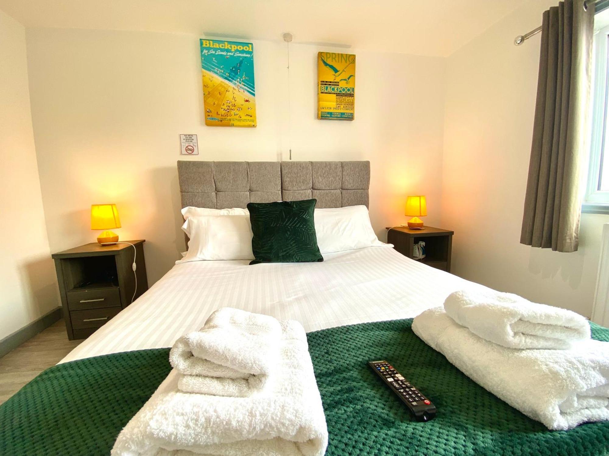 Kennedy House By Blackpool Service Apartments Bagian luar foto