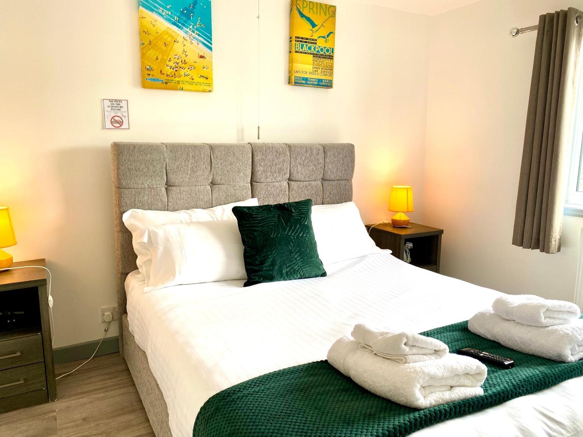 Kennedy House By Blackpool Service Apartments Bagian luar foto