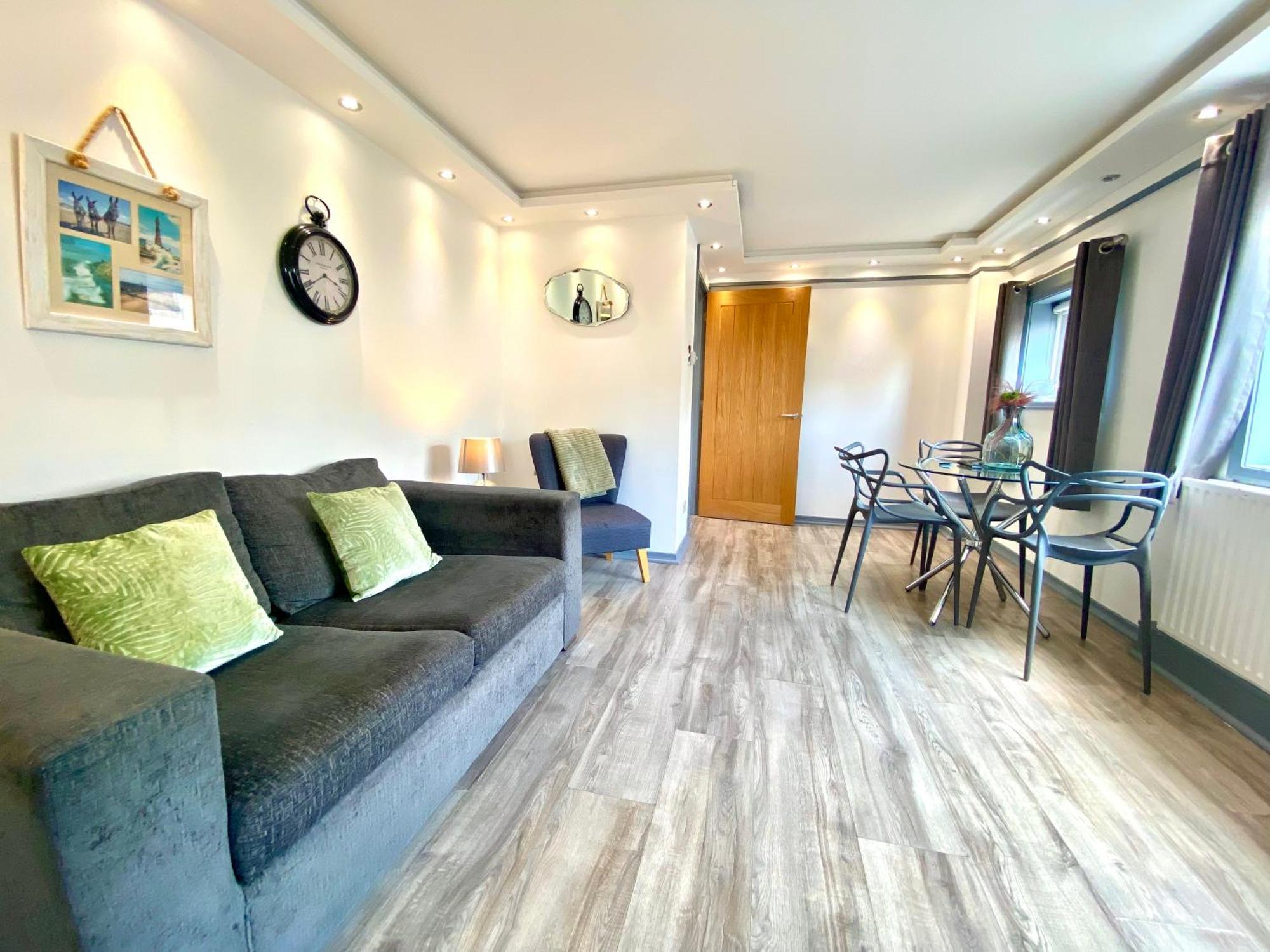 Kennedy House By Blackpool Service Apartments Bagian luar foto